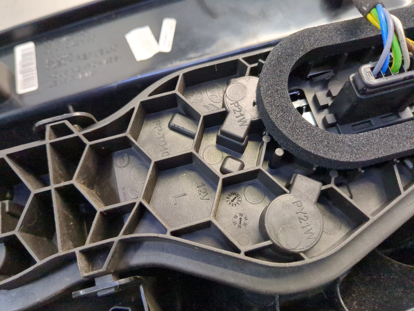 Фонарь задний левый