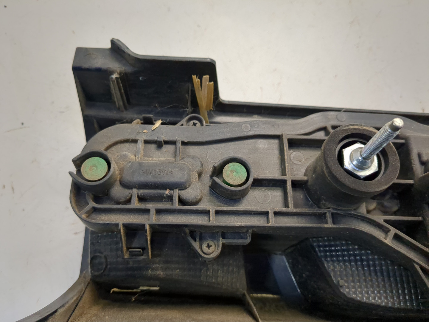 Фонарь задний левый