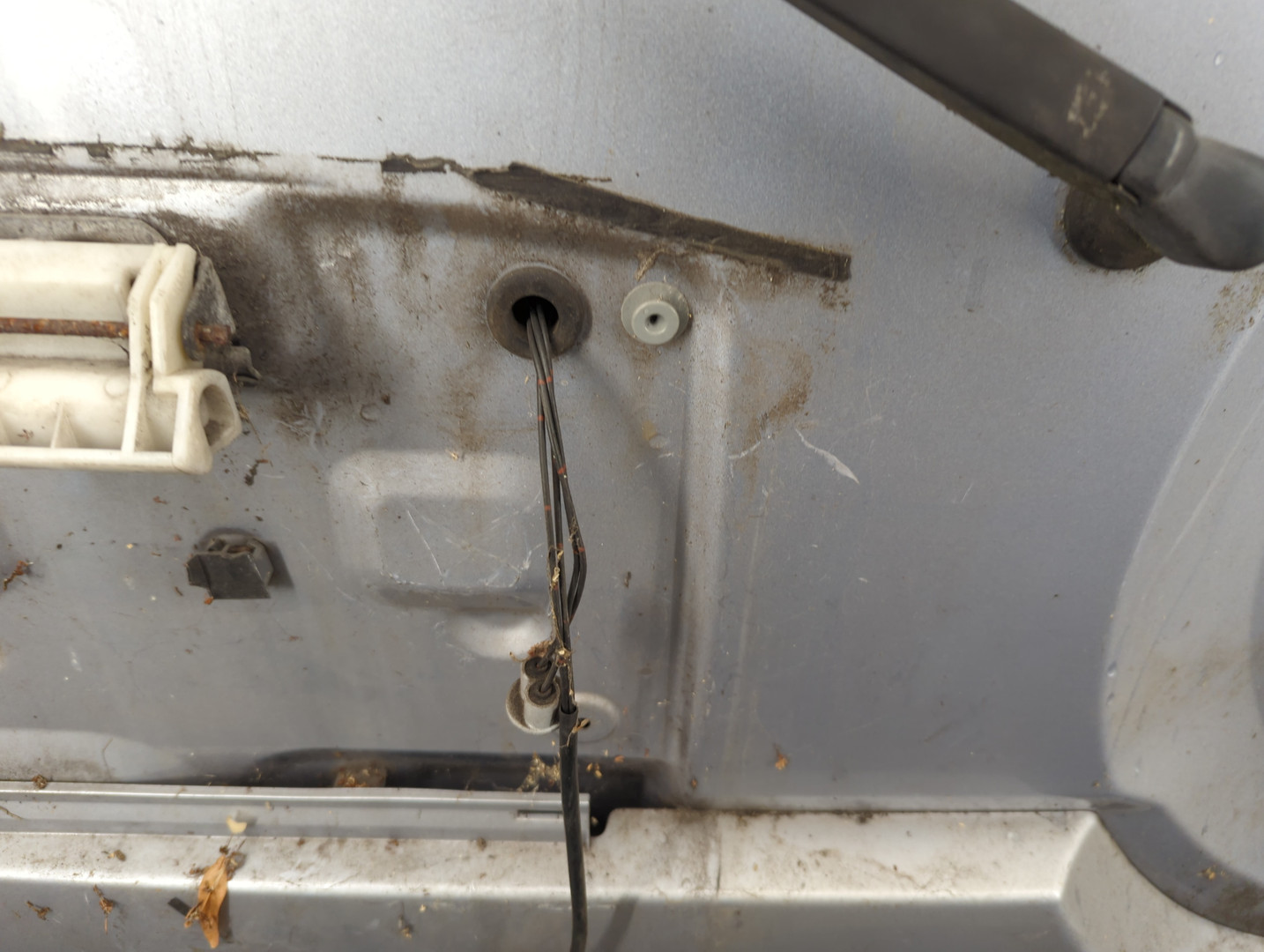 Дверь багажника