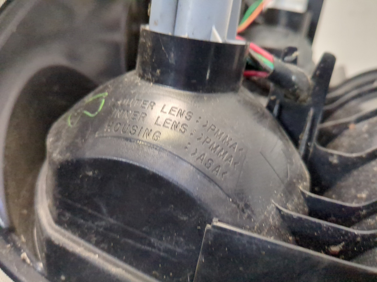 Фонарь задний правый