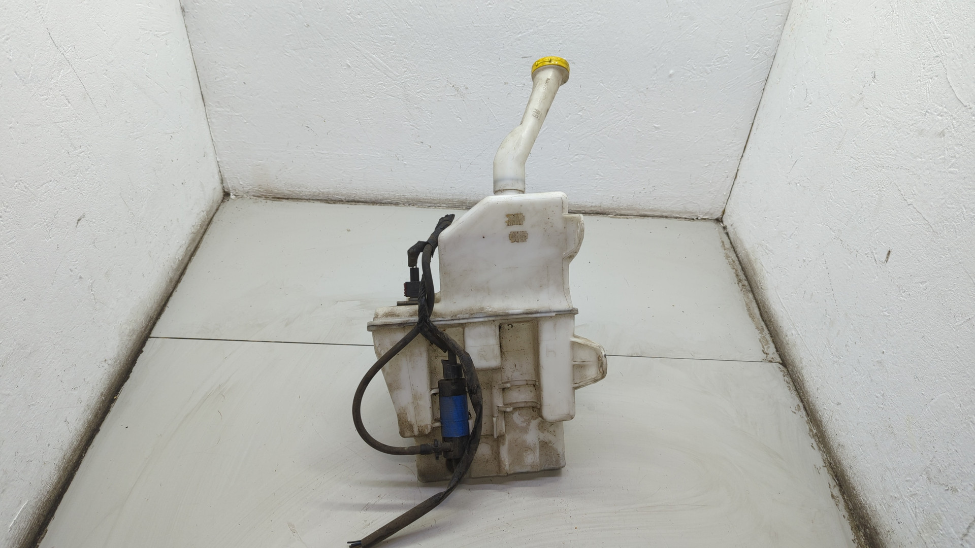 Бачок омывателя лобового стекла