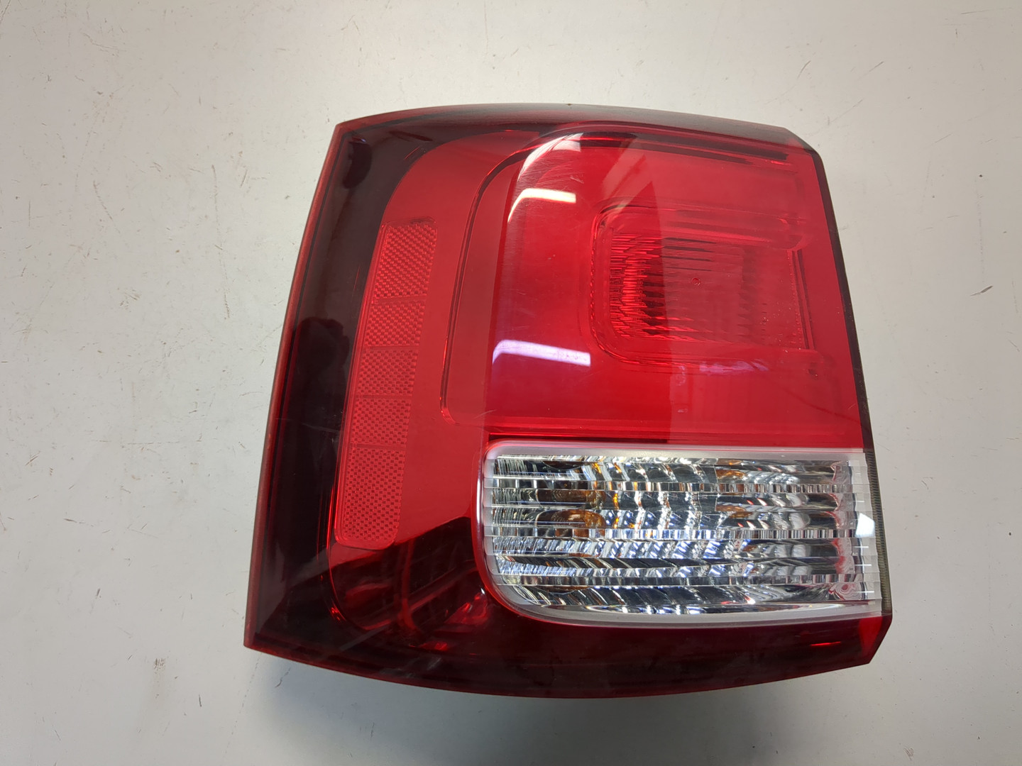 Фонарь задний левый