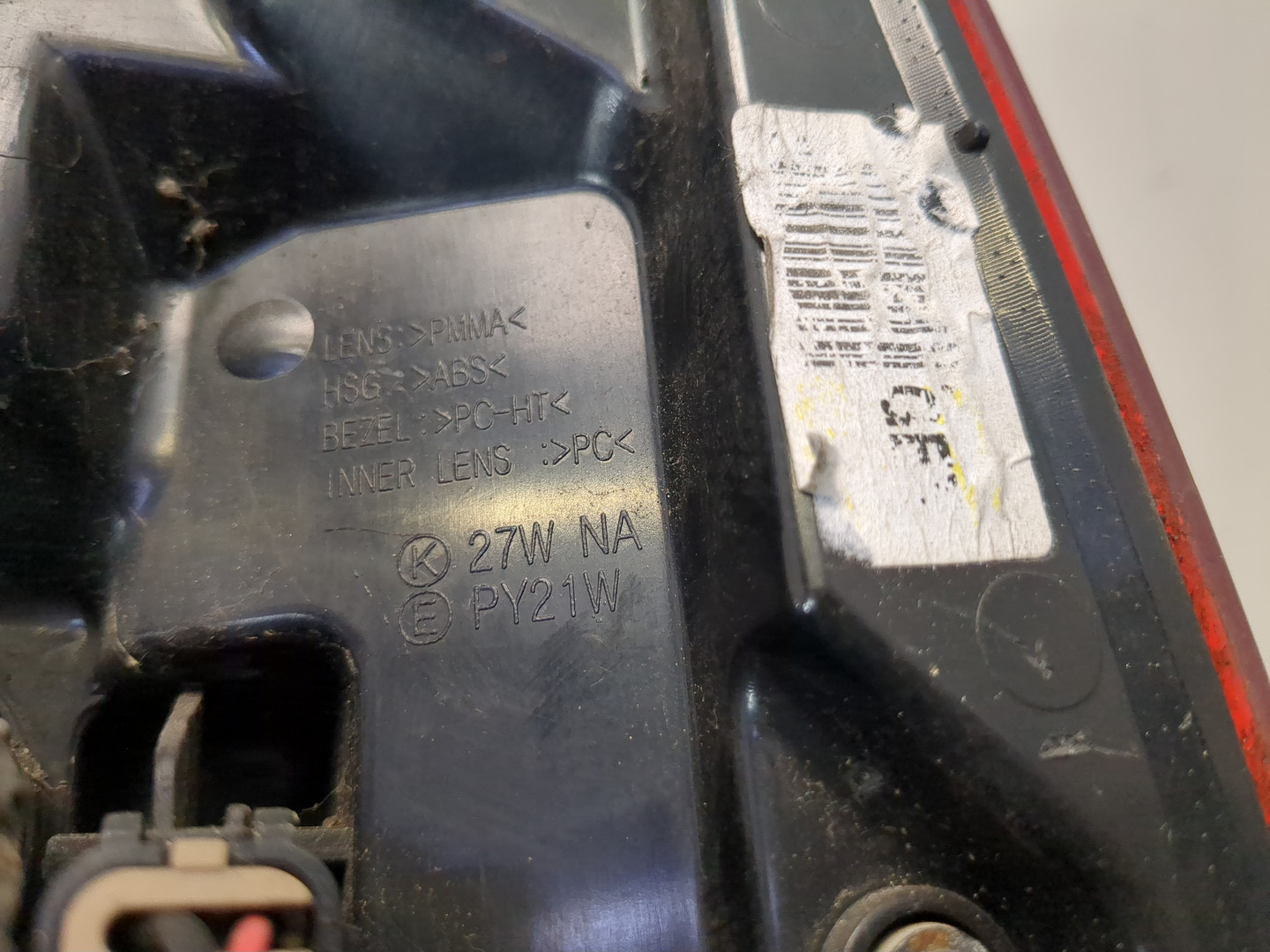 Фонарь задний левый