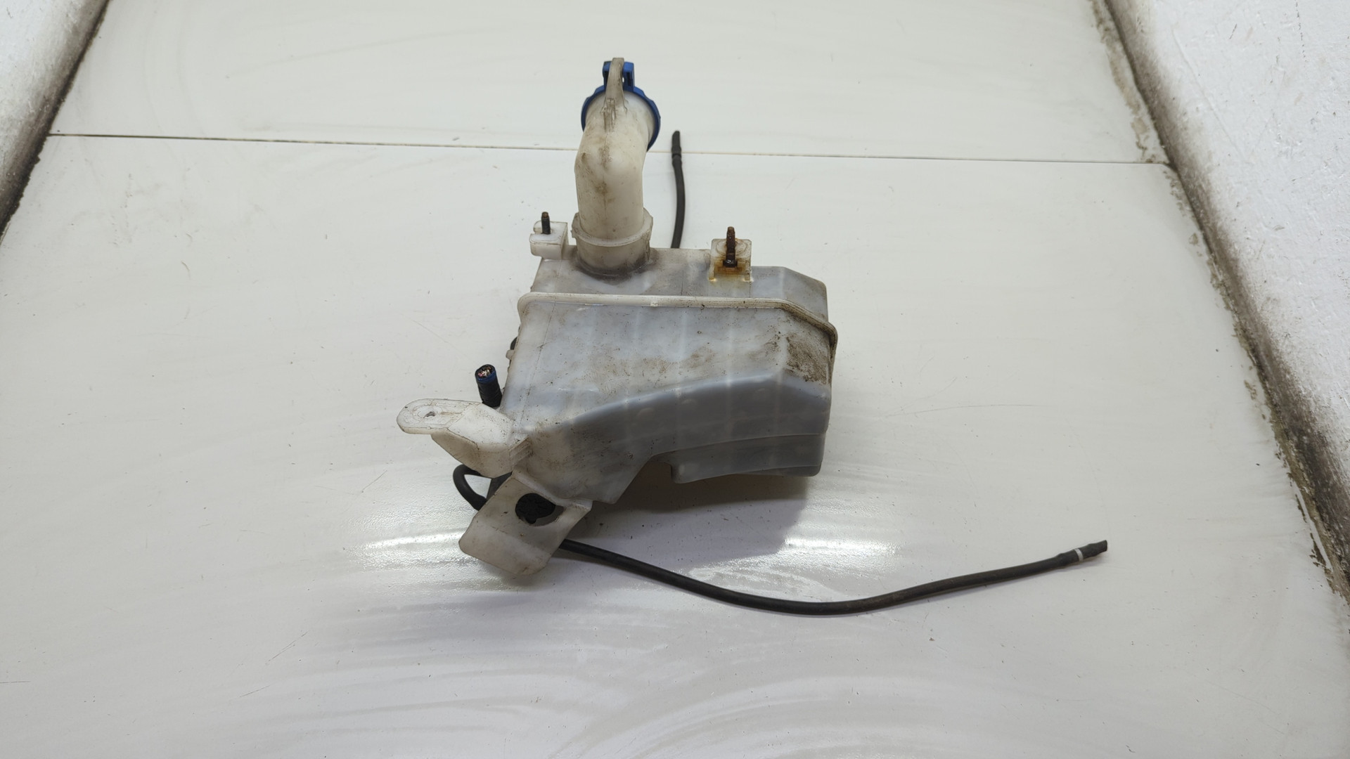 Бачок омывателя лобового стекла