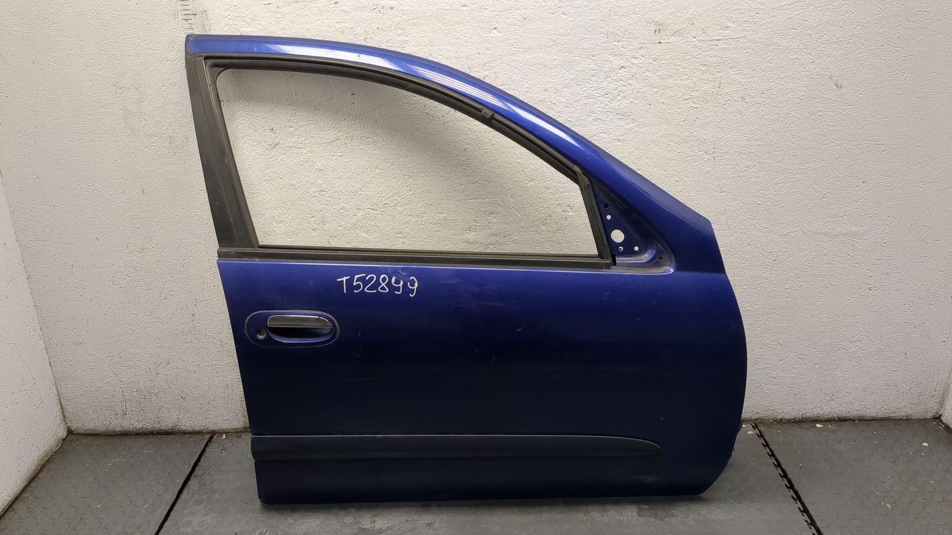 Дверь передняя правая