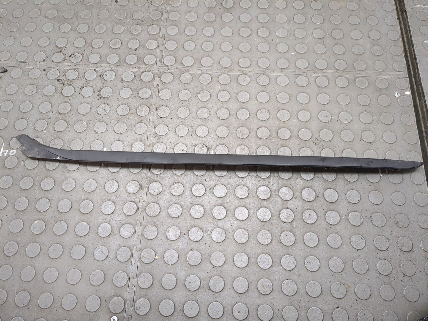 Молдинг лобового стекла