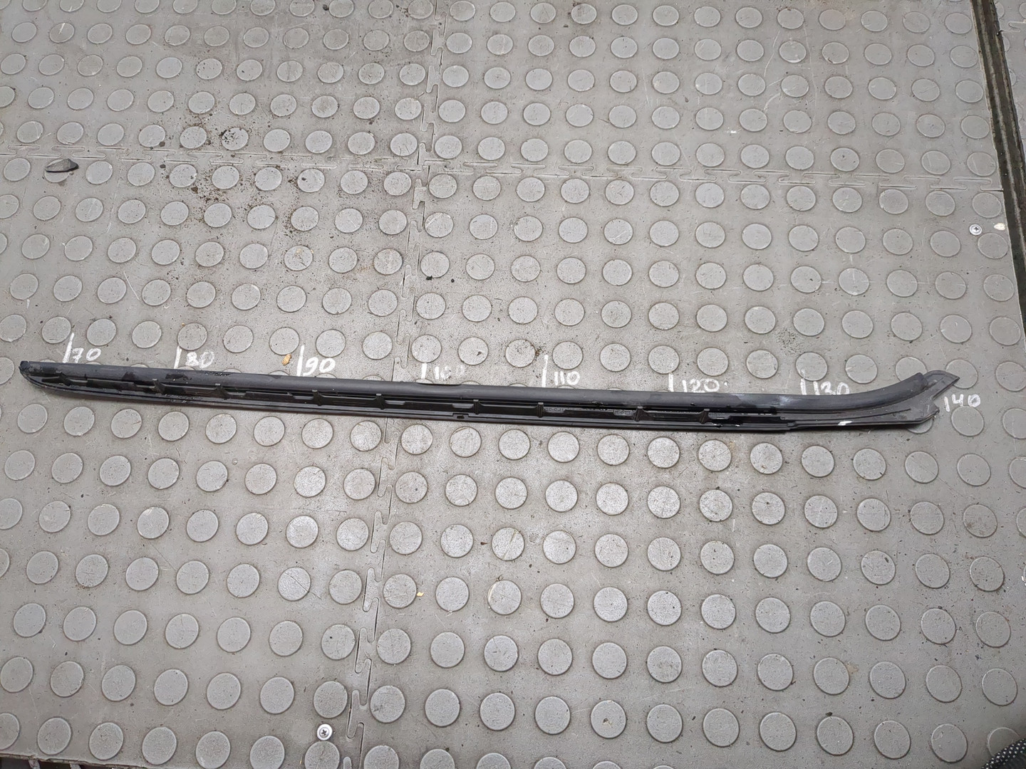 Молдинг лобового стекла