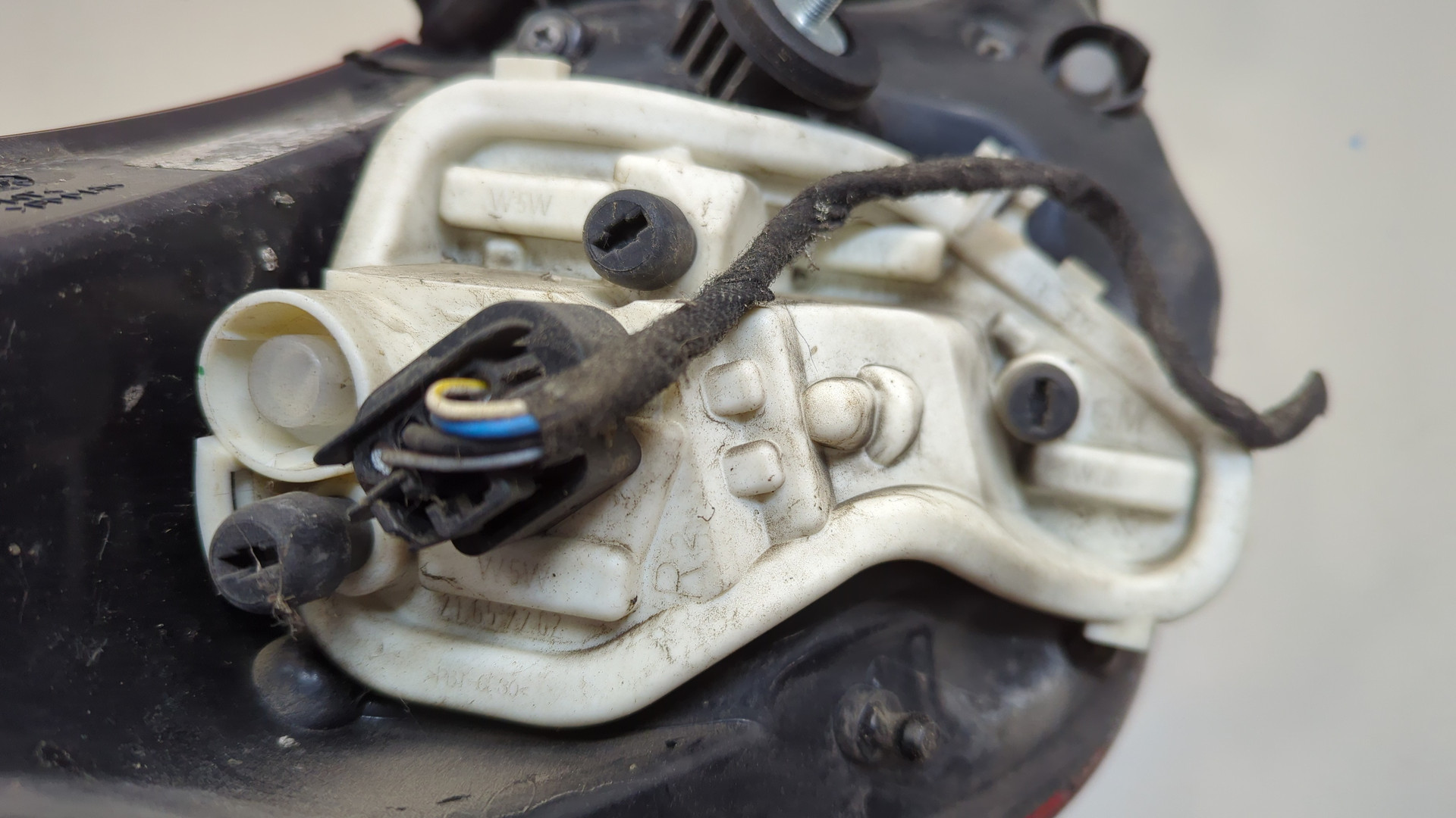 Фонарь задний правый