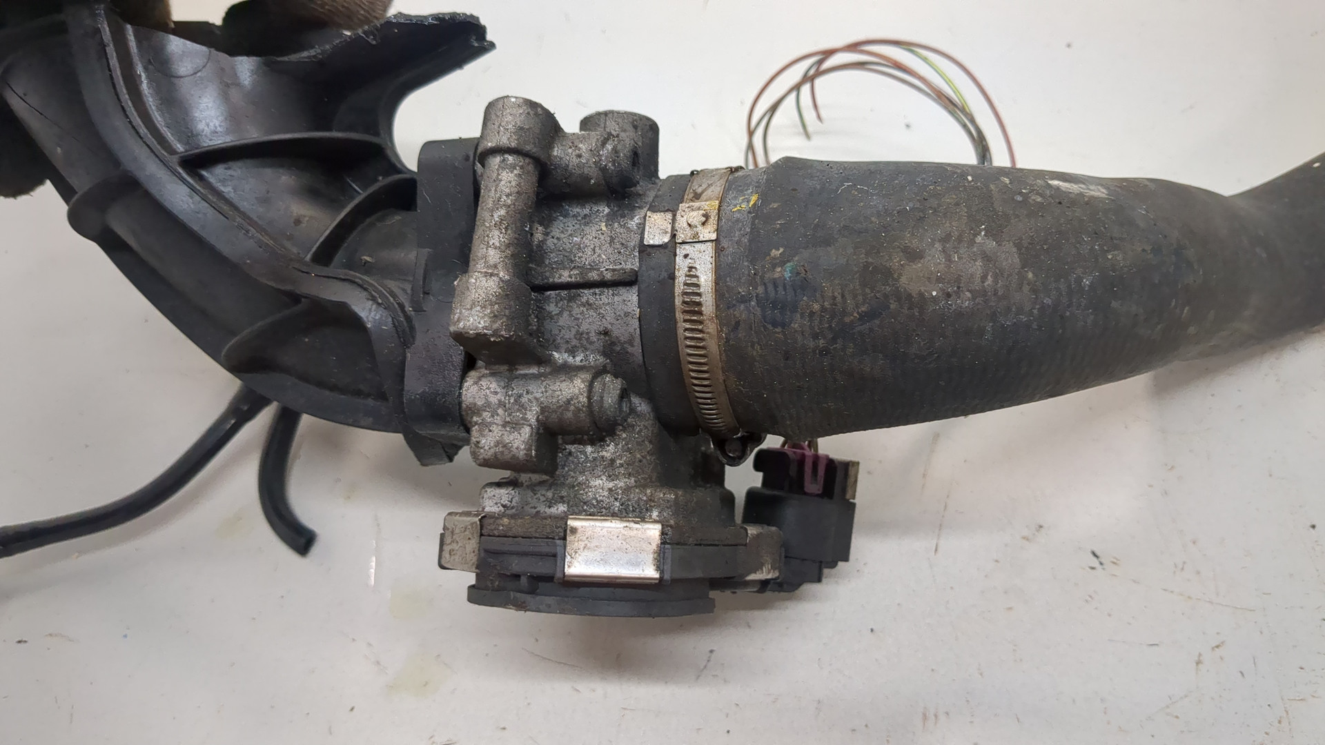 Заслонка дроссельная электрическая