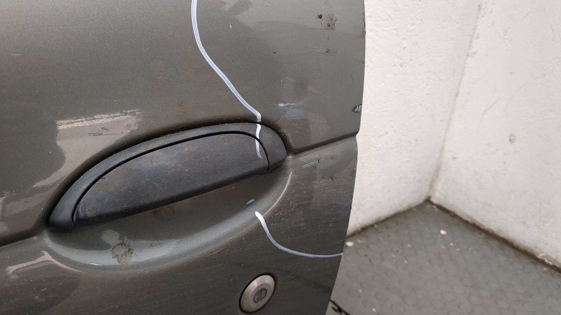 Дверь передняя левая