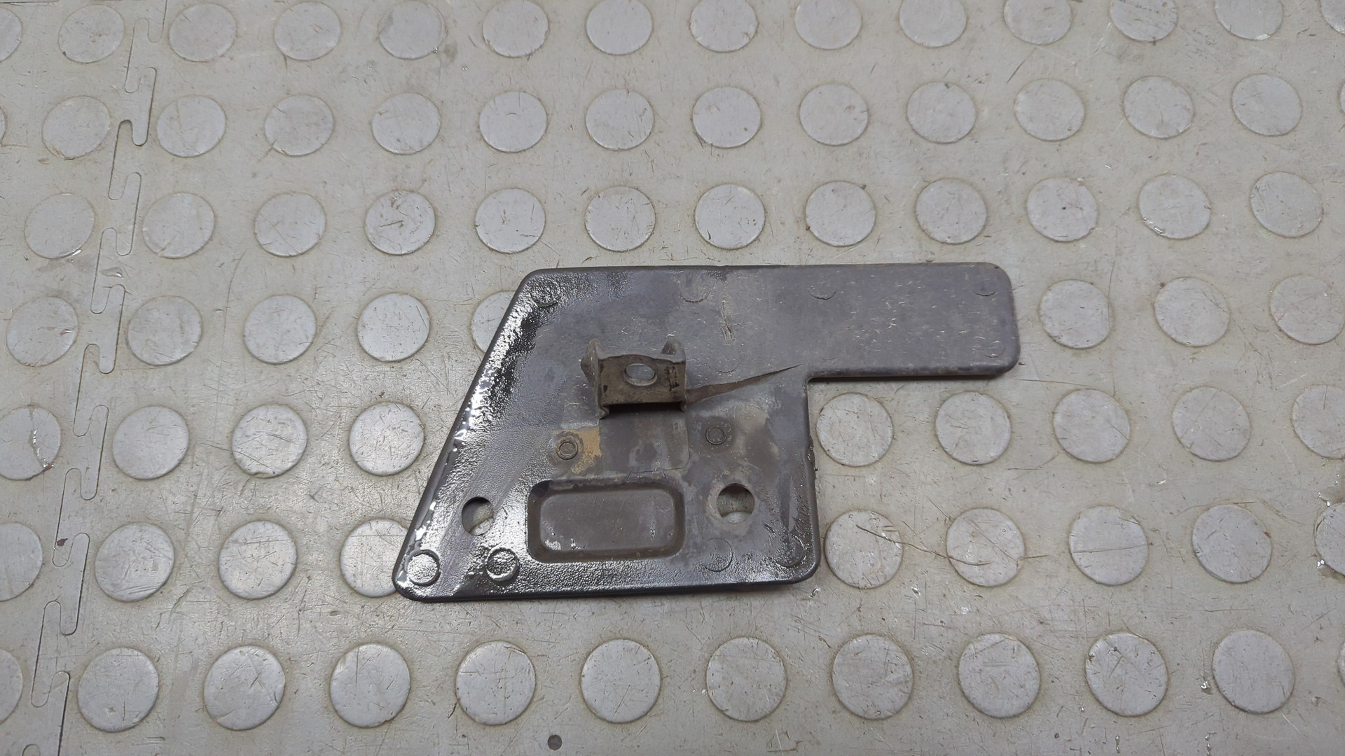 Брызговик задний правый