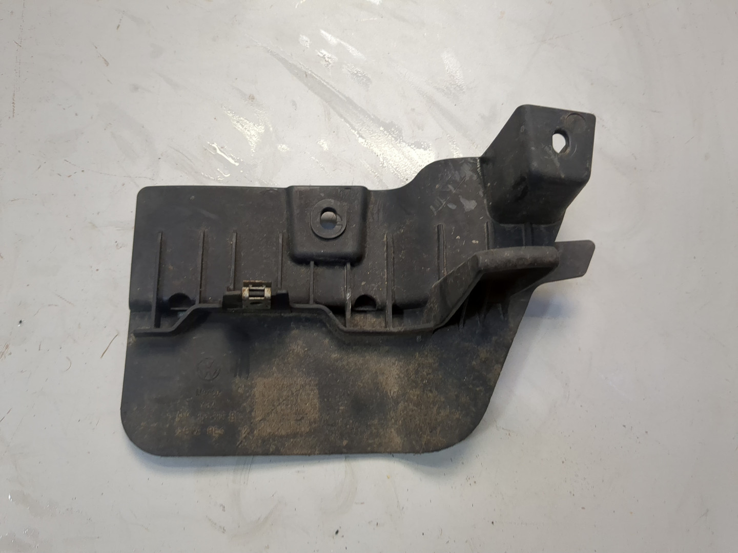 Брызговик задний левый