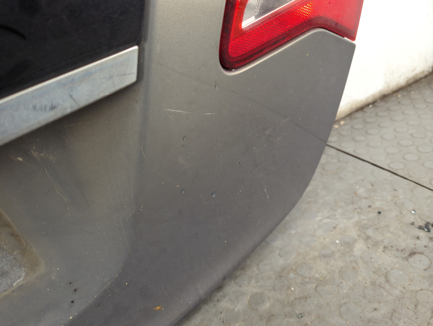 Дверь багажника