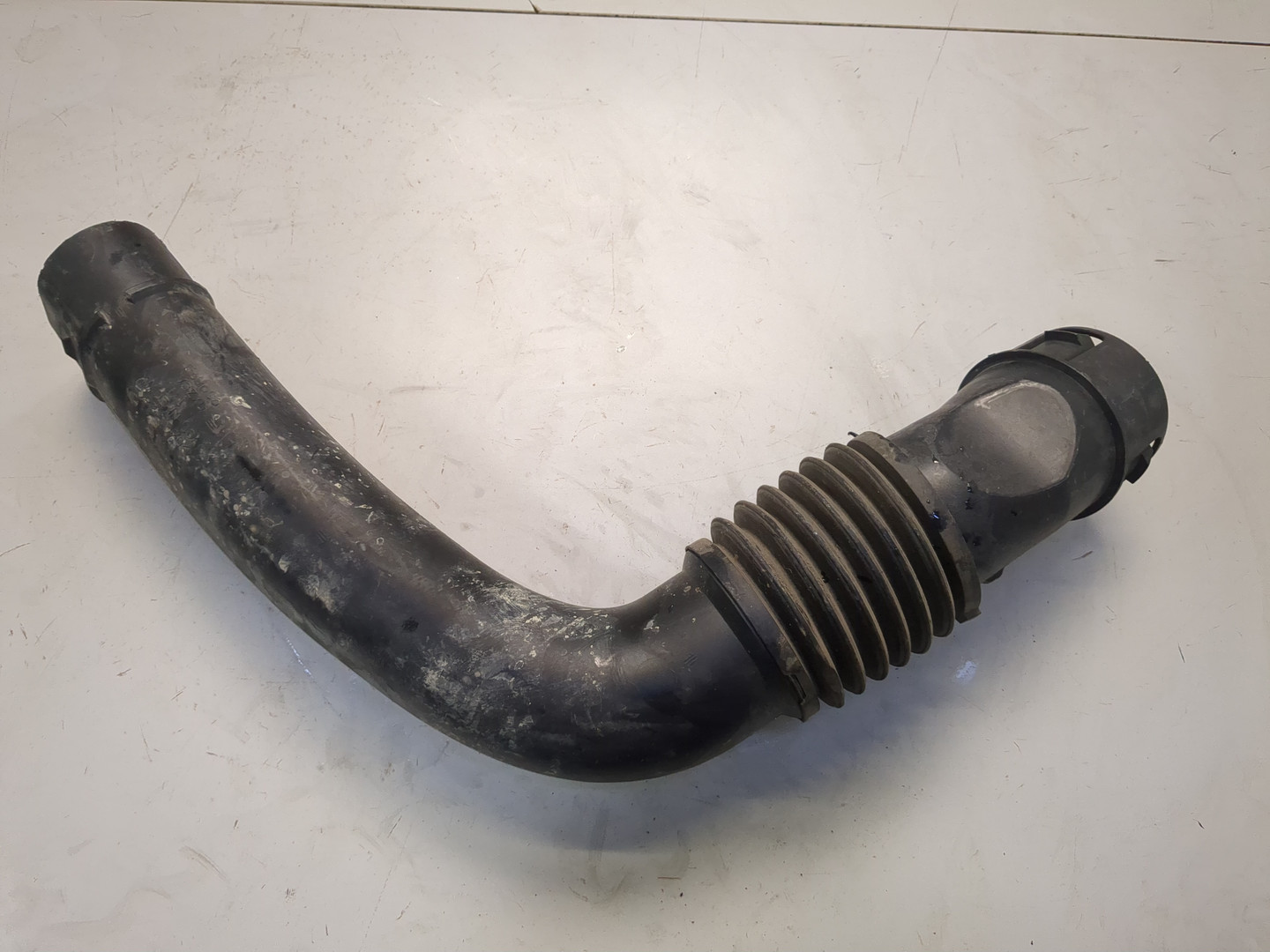 Патрубок воздушного фильтра