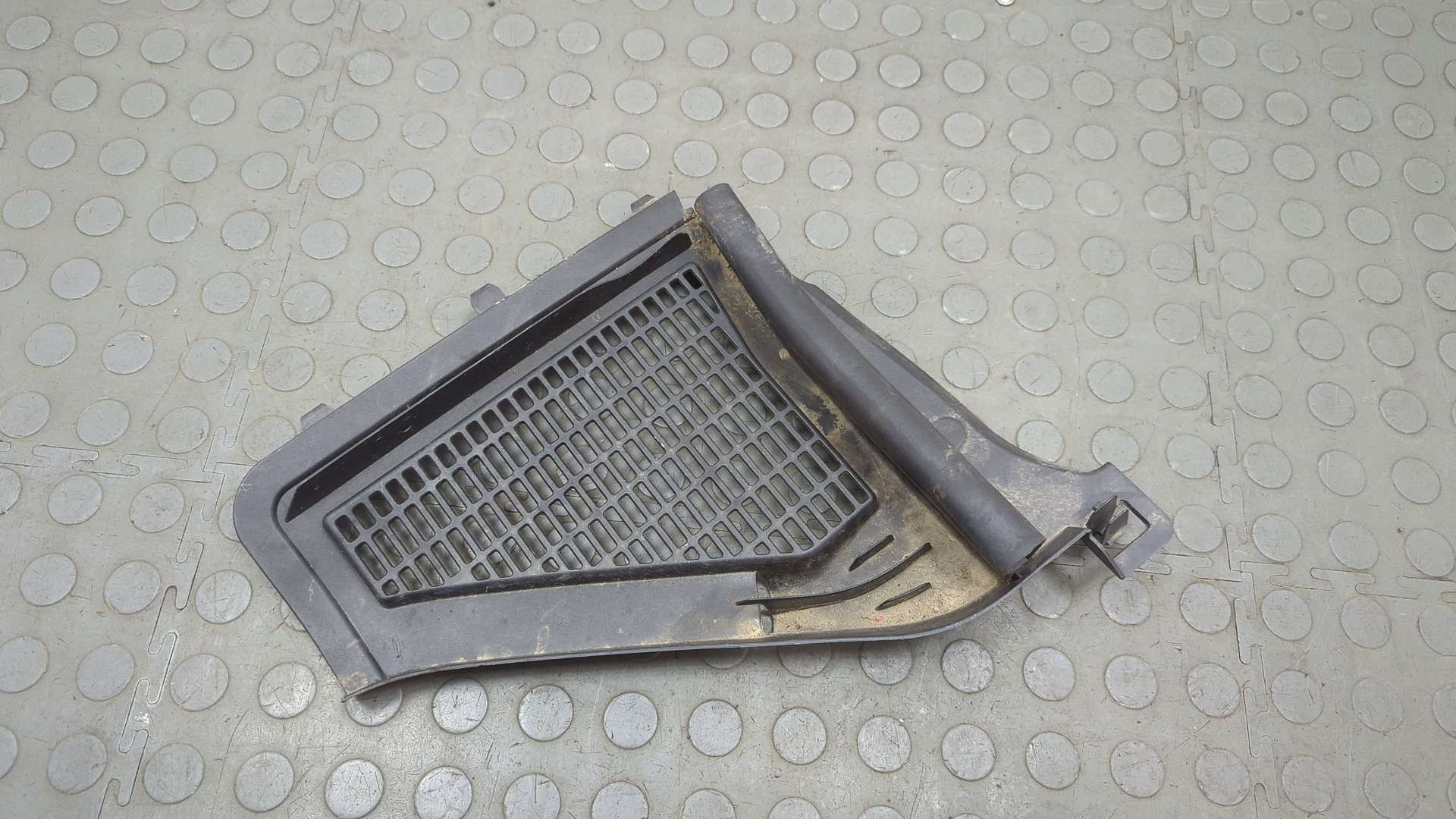 Решетка стеклоочистителей (Жабо)