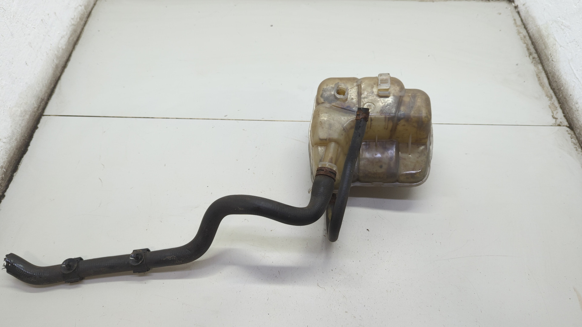 Бачок расширительный