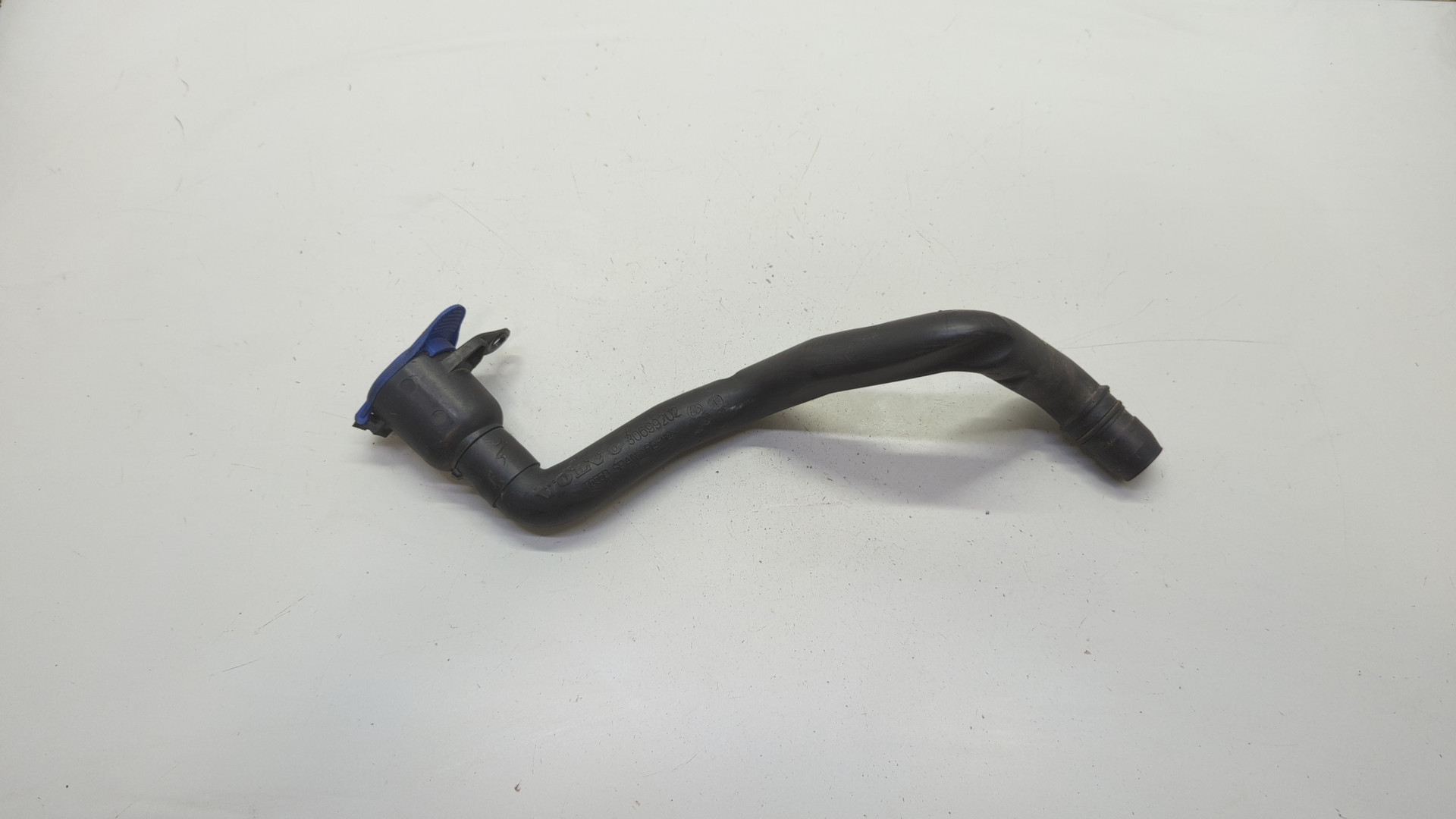 Горловина бачка омывателя