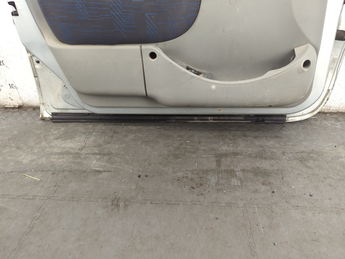 Дверь передняя левая