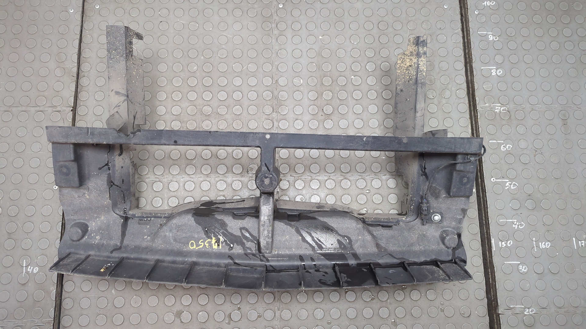 Усилитель переднего бампера