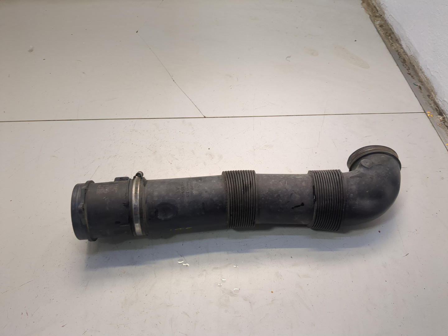 Патрубок воздушного фильтра