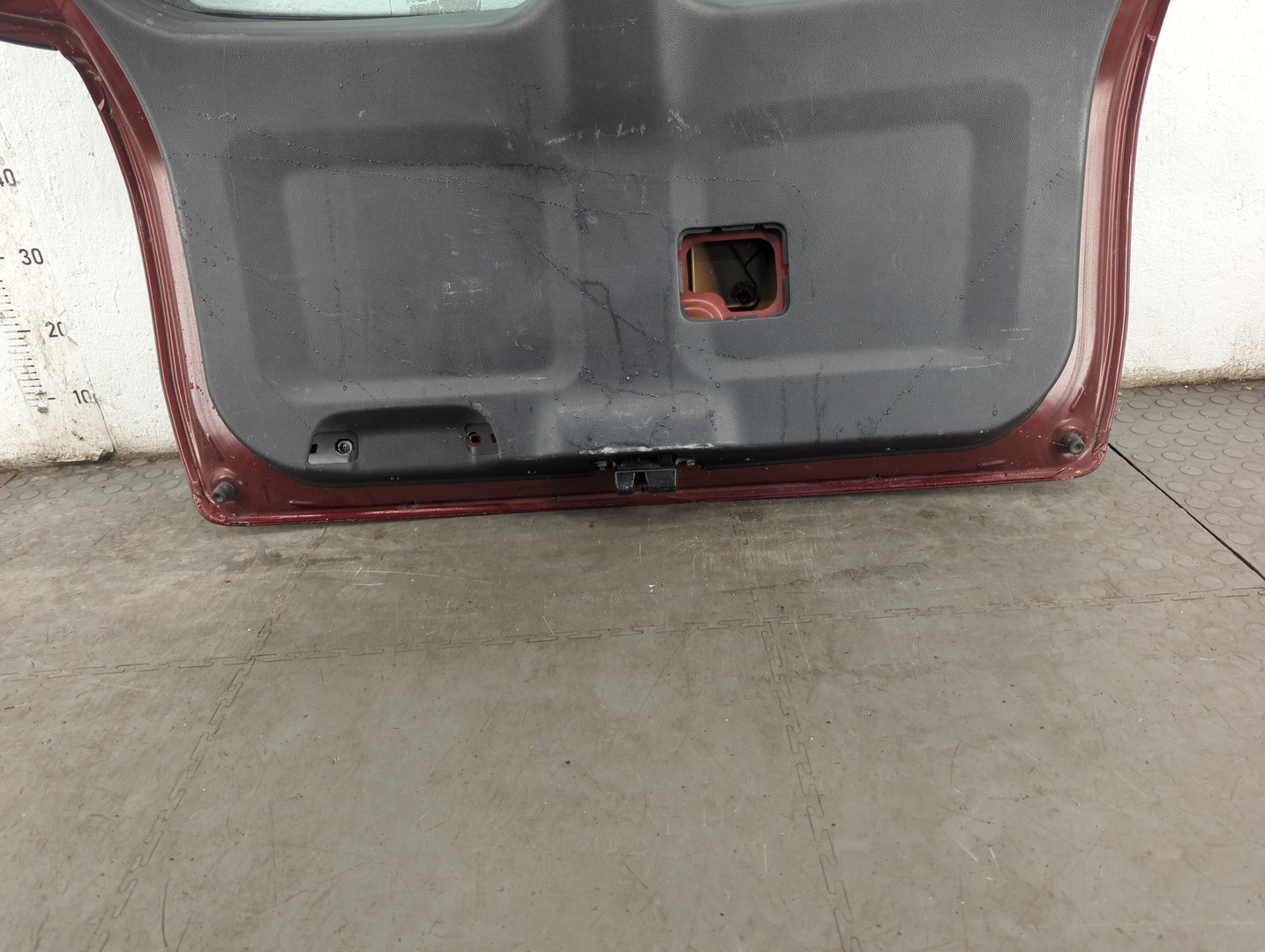 Дверь багажника