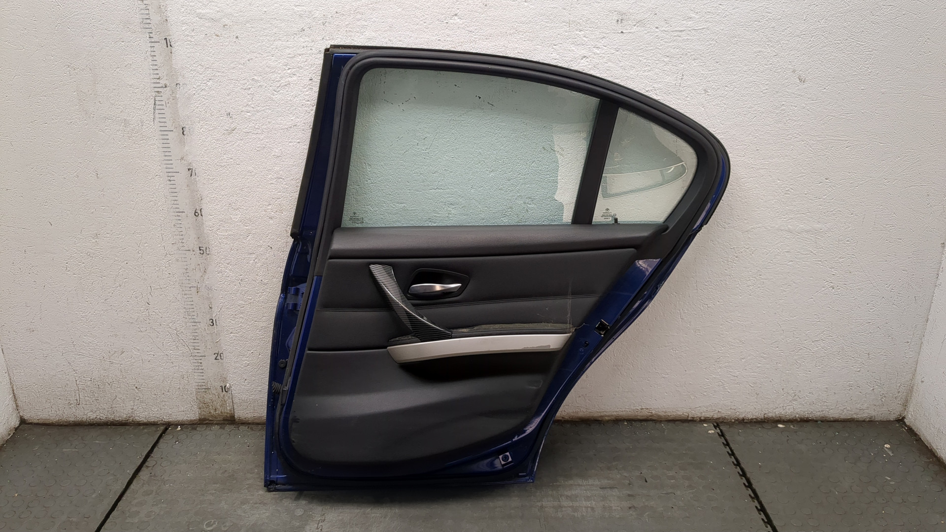 Дверь задняя правая