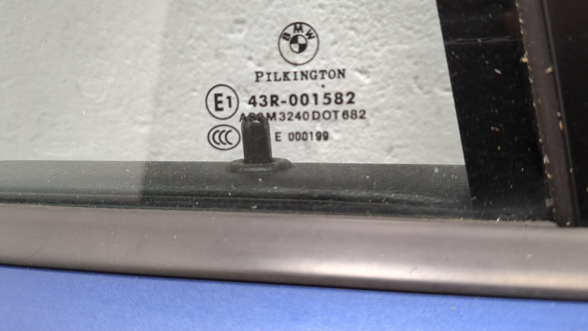 Дверь задняя правая