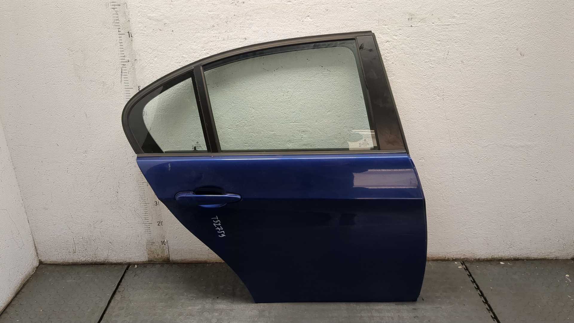 Дверь задняя правая