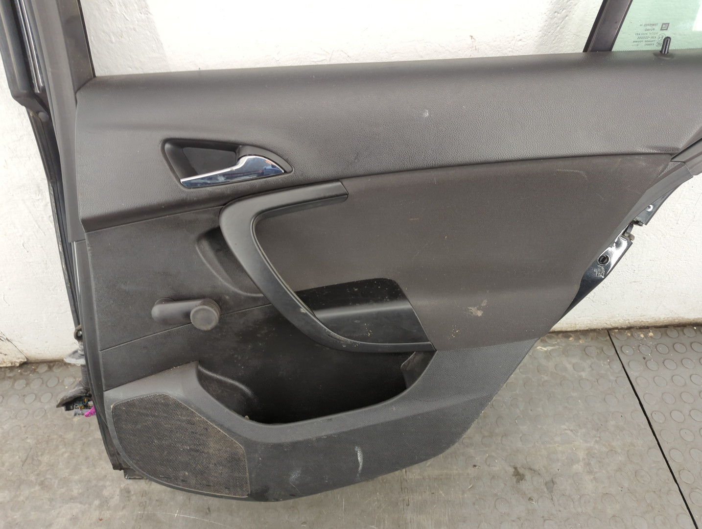 Дверь задняя правая