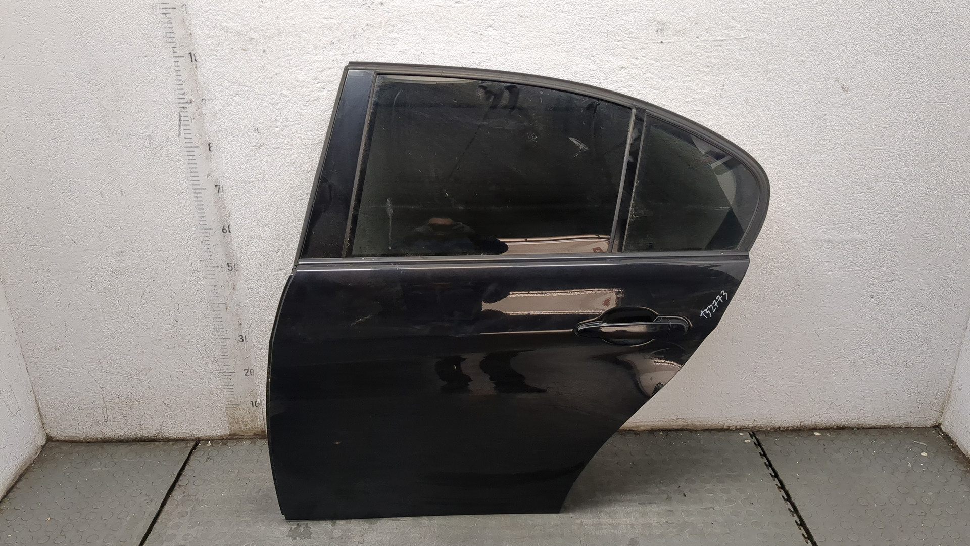 Дверь задняя левая