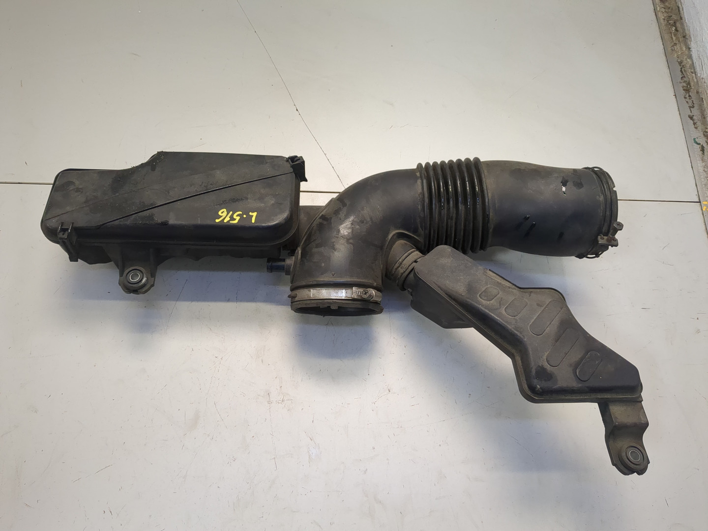 Патрубок воздушного фильтра