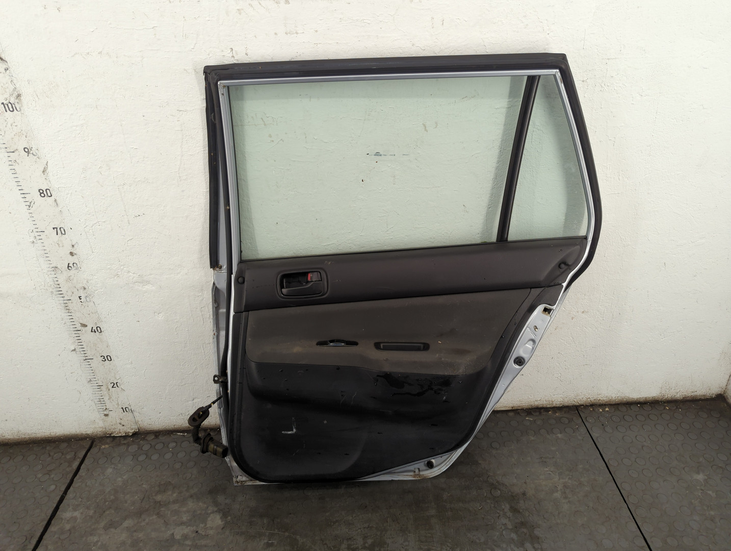 Дверь задняя правая