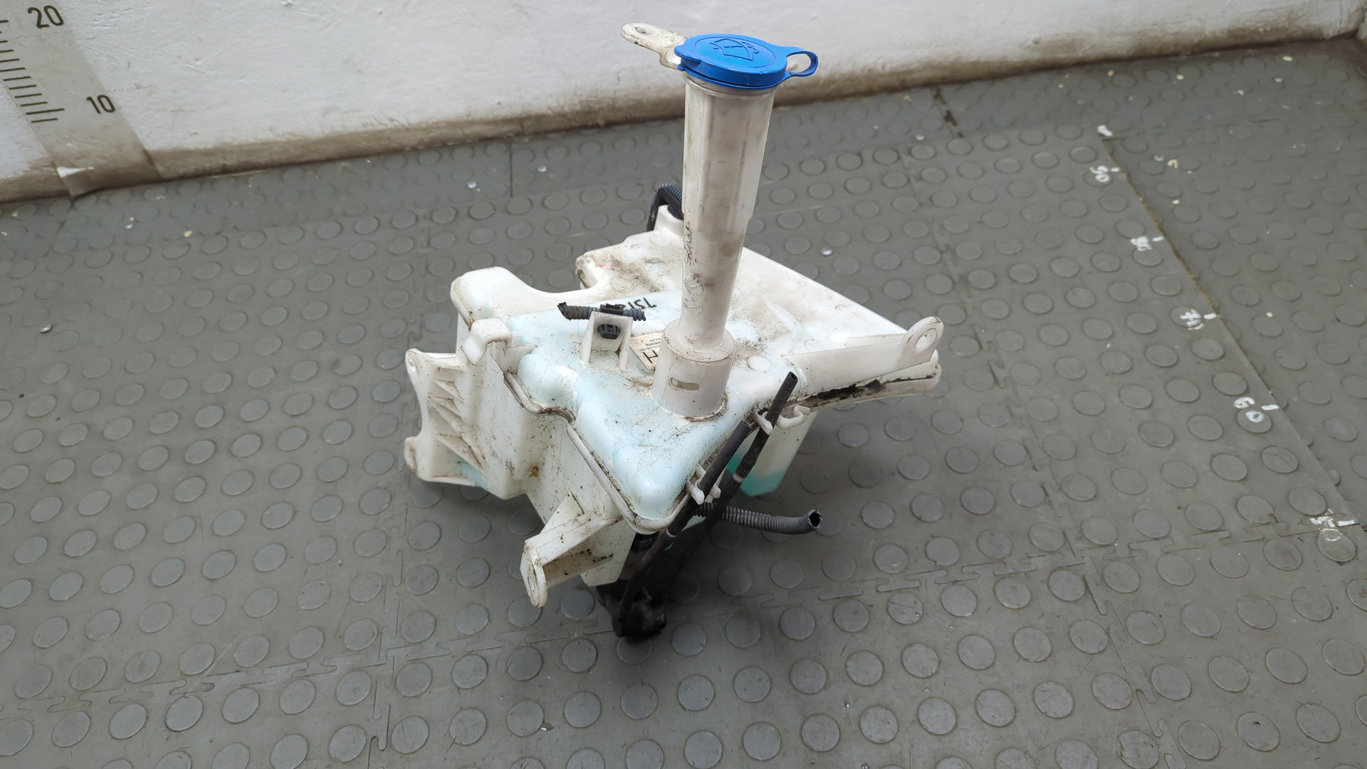 Бачок омывателя лобового стекла