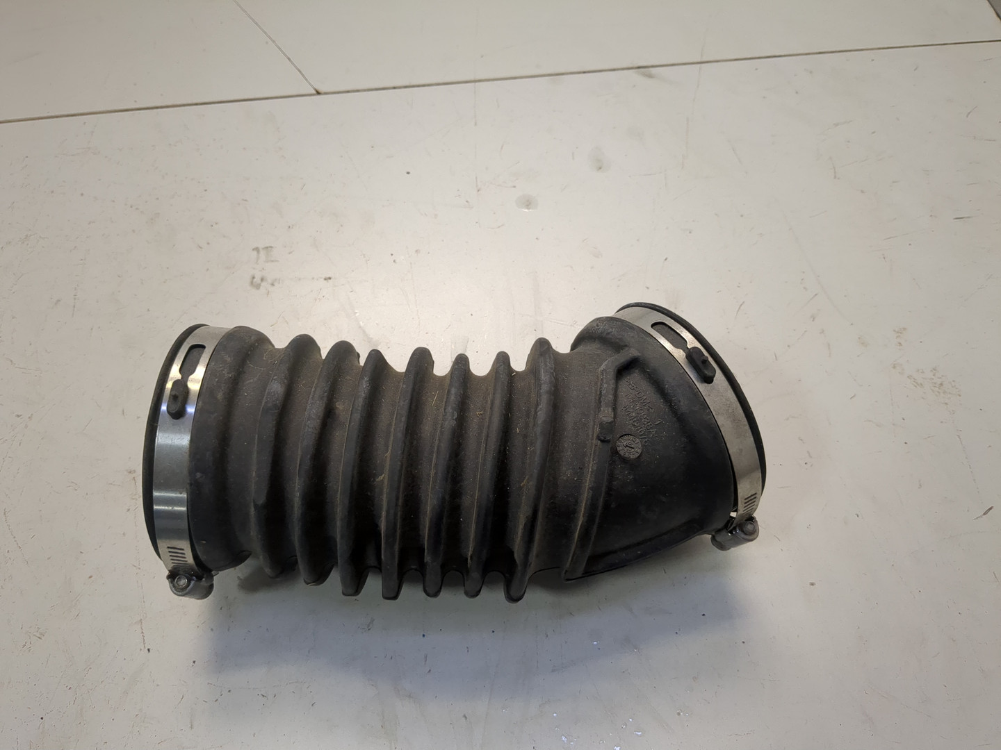 Патрубок воздушного фильтра