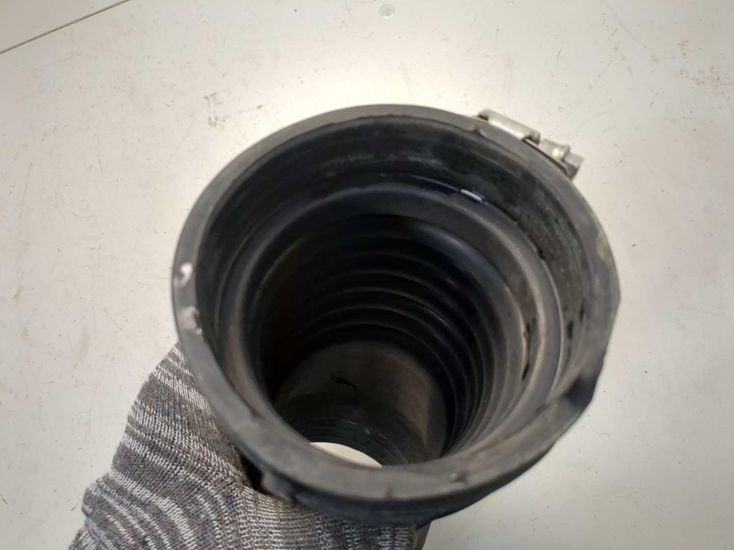 Патрубок воздушного фильтра