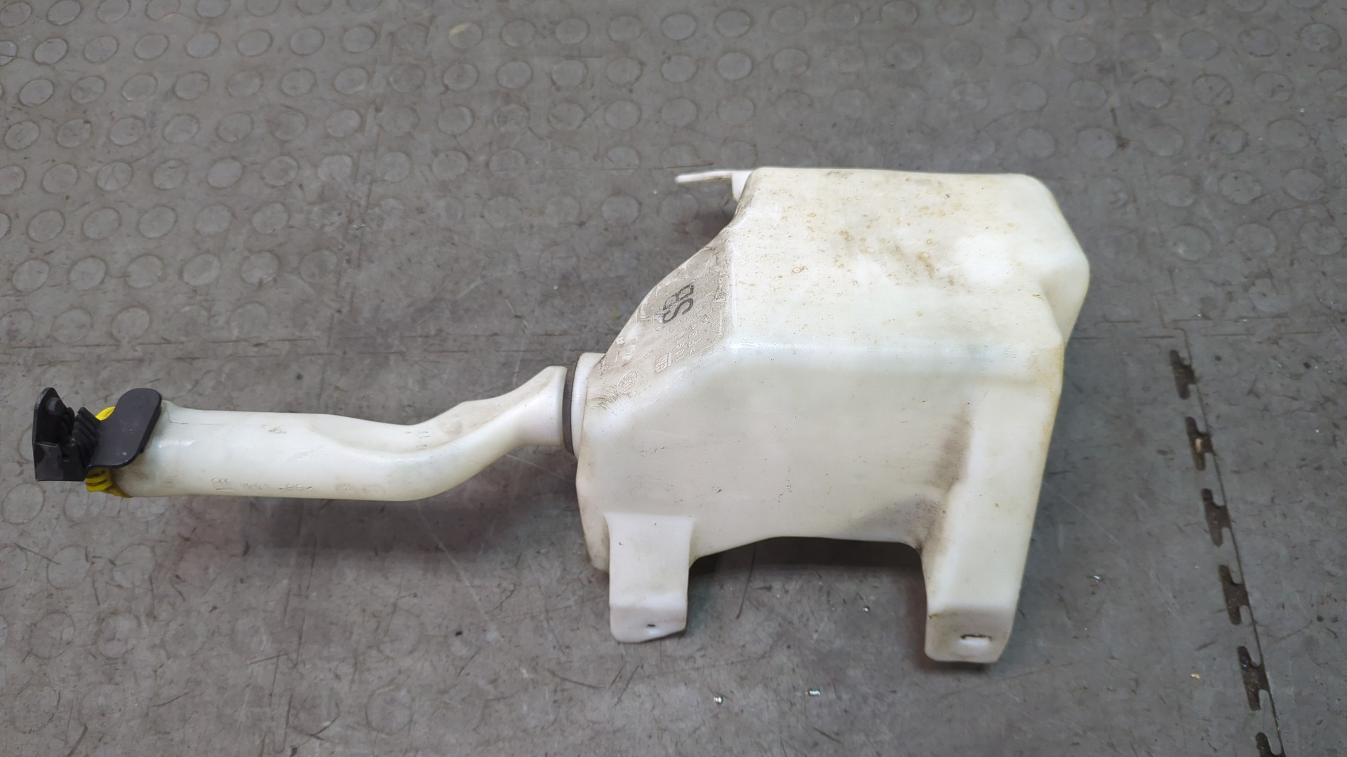 Бачок омывателя лобового стекла