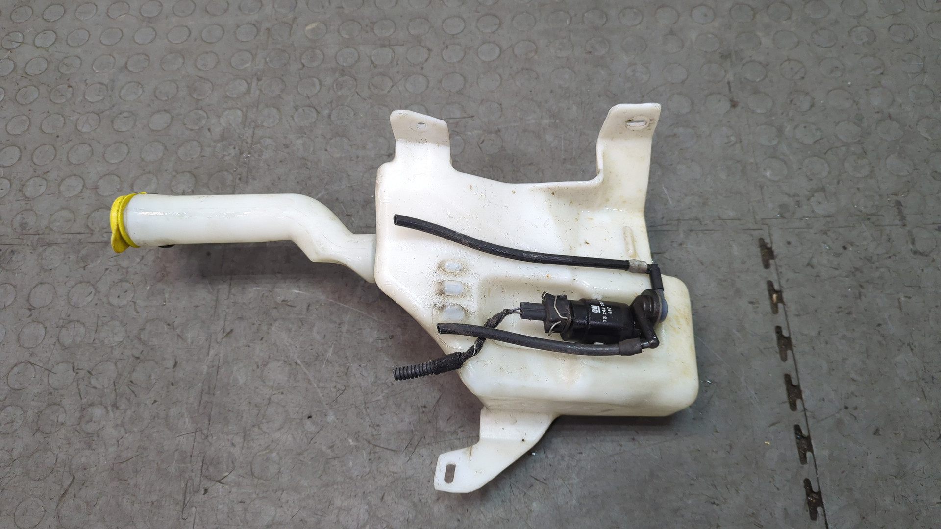 Бачок омывателя лобового стекла