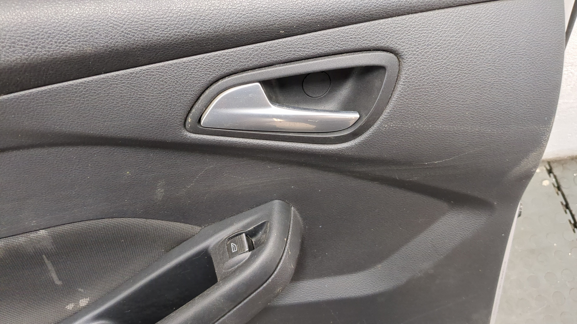 Дверь задняя левая