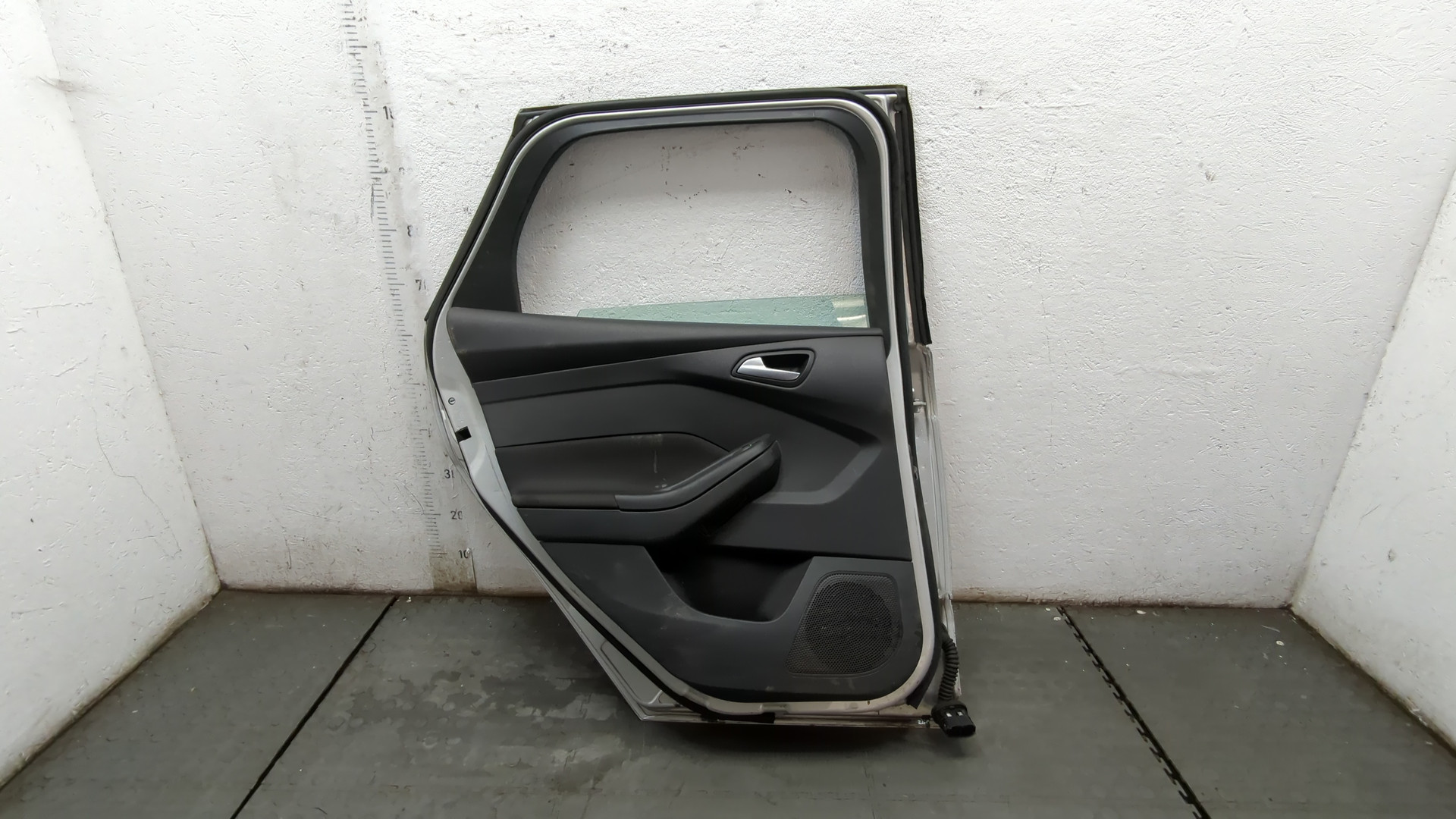 Дверь задняя левая