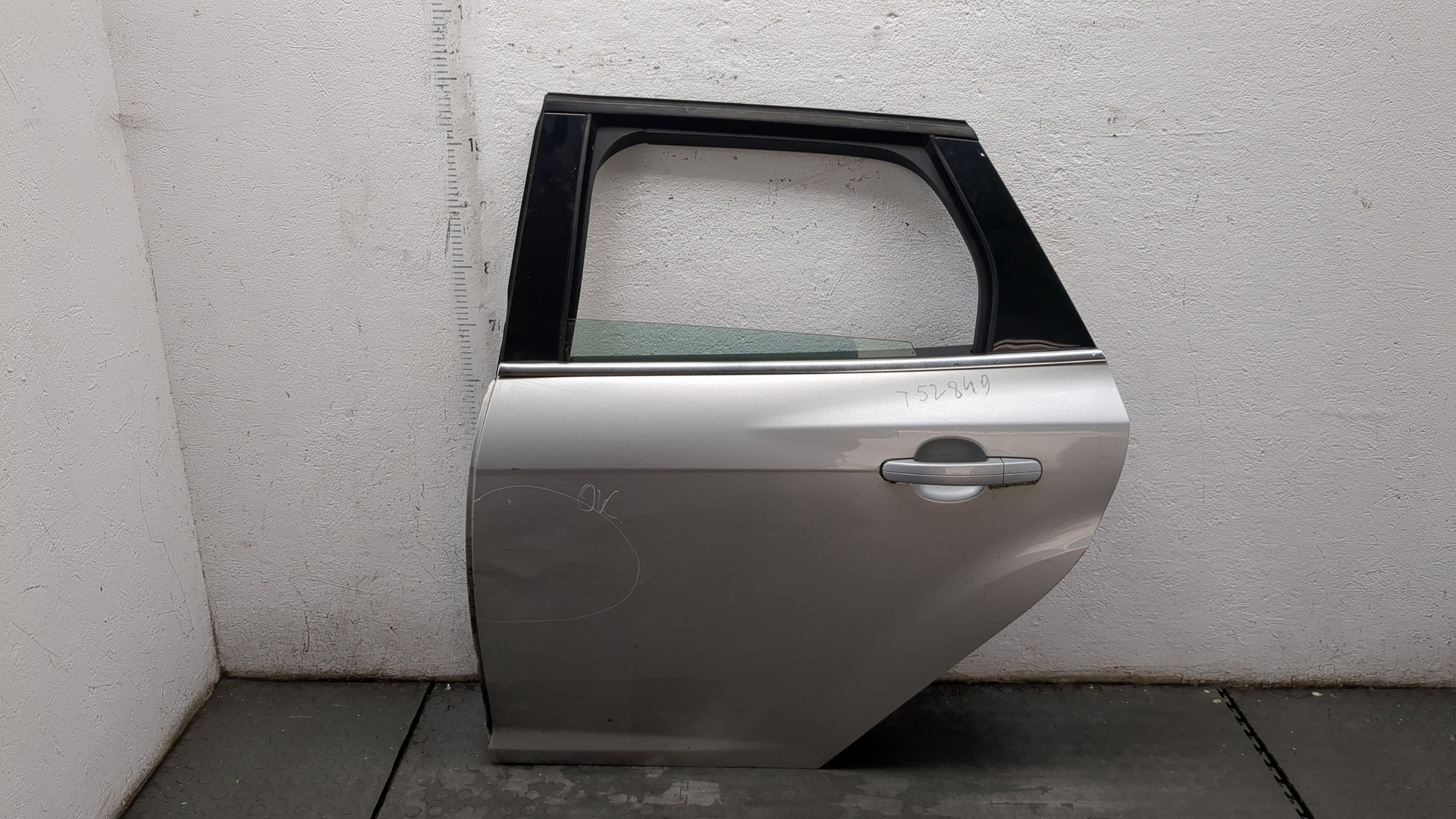 Дверь задняя левая