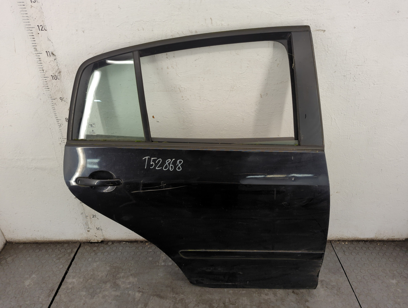 Дверь задняя правая