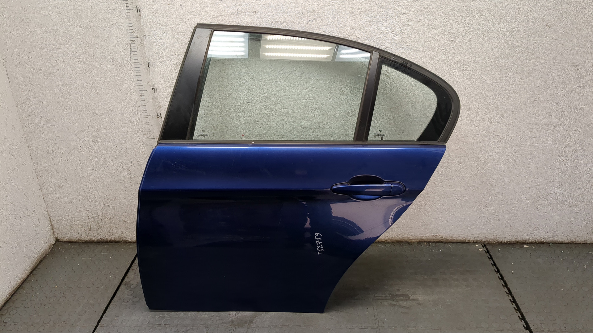 Дверь задняя левая