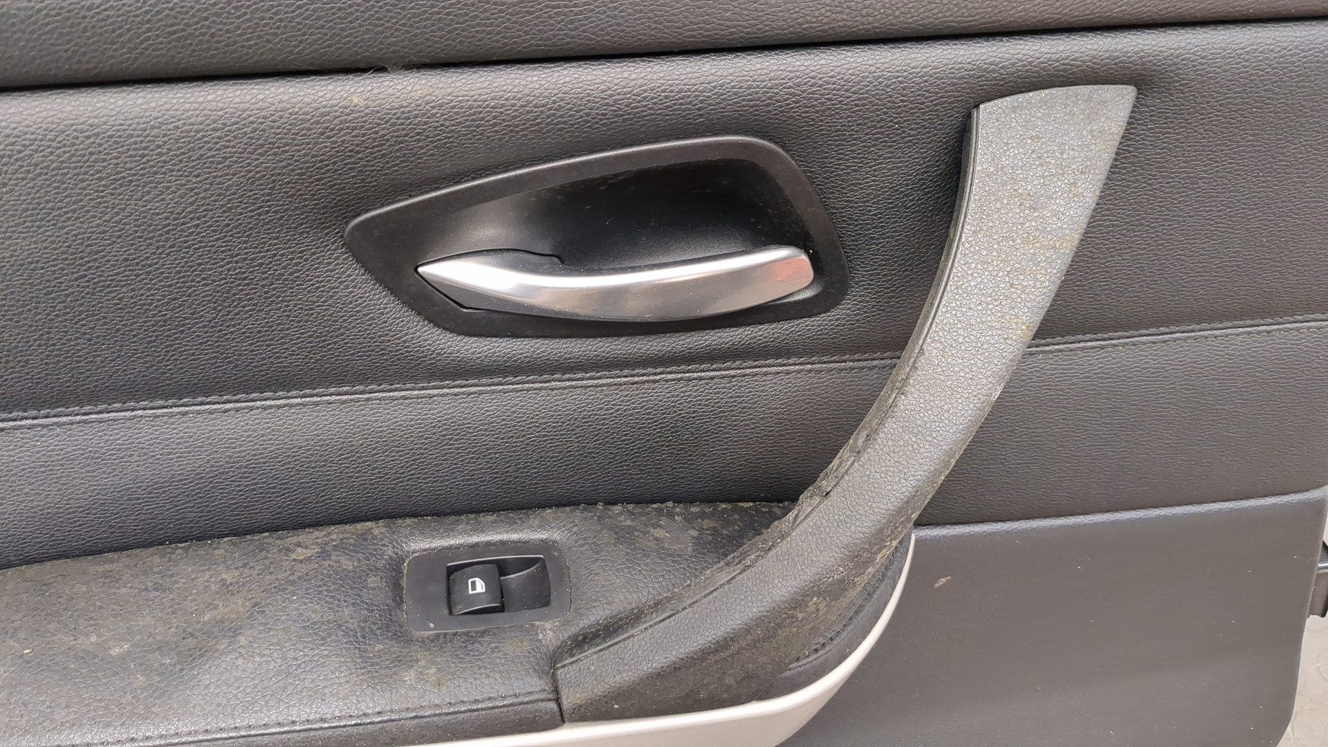 Дверь задняя левая