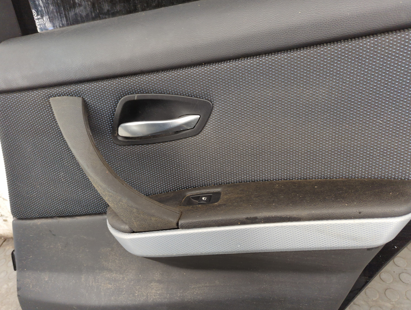 Дверь задняя правая