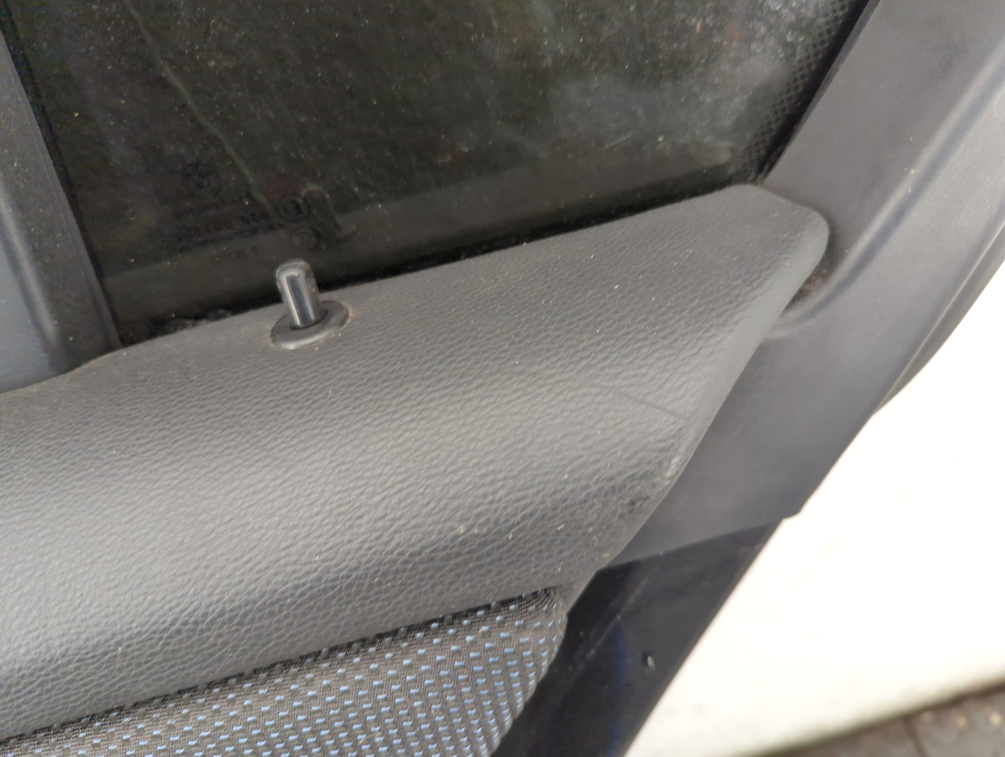 Дверь задняя правая