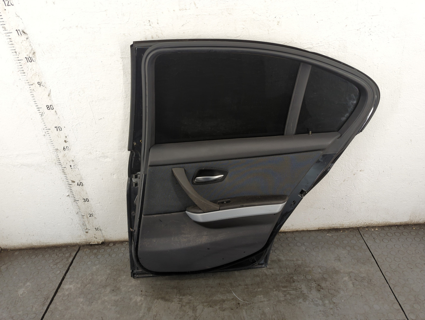 Дверь задняя правая