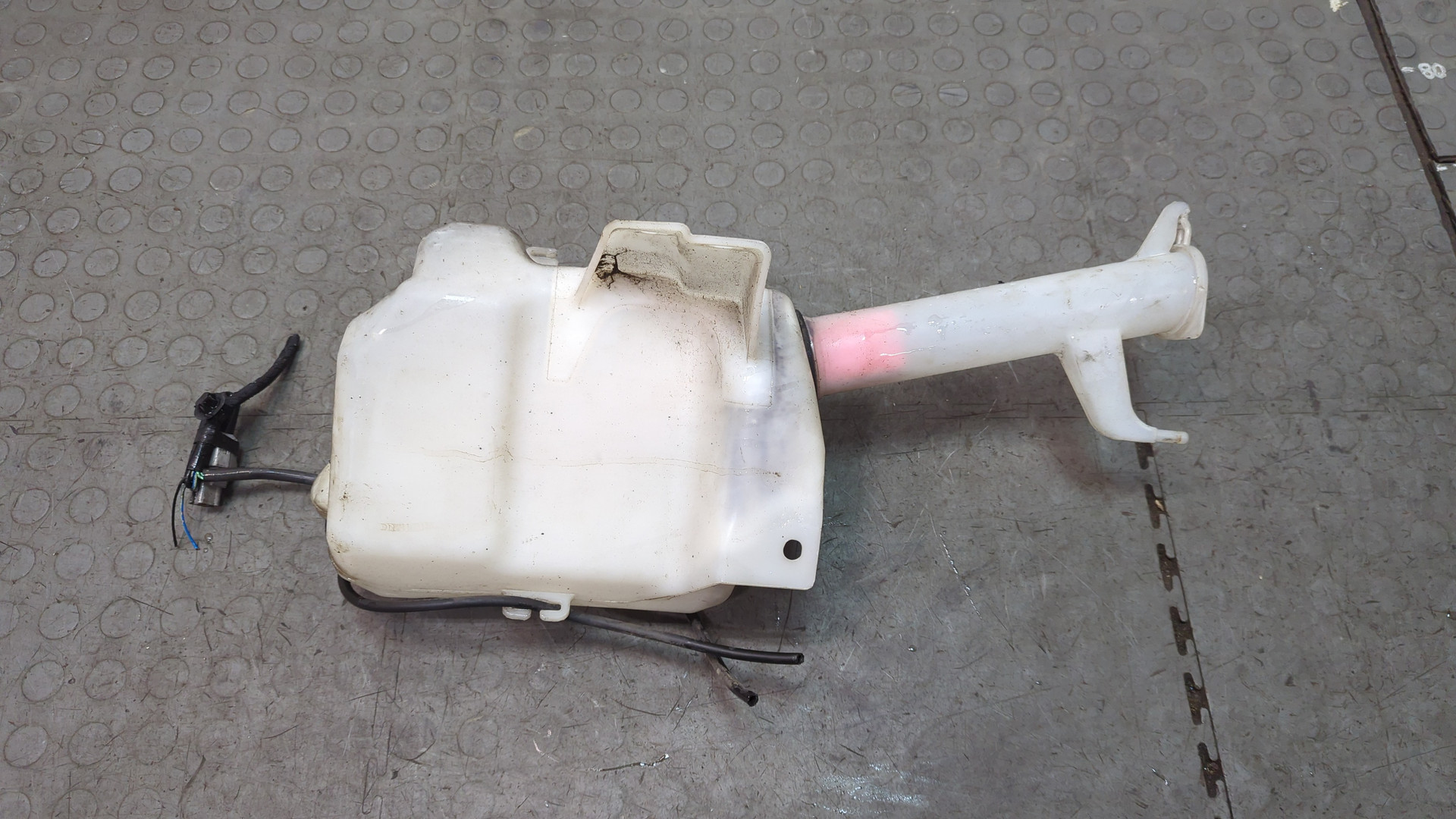 Бачок омывателя лобового стекла