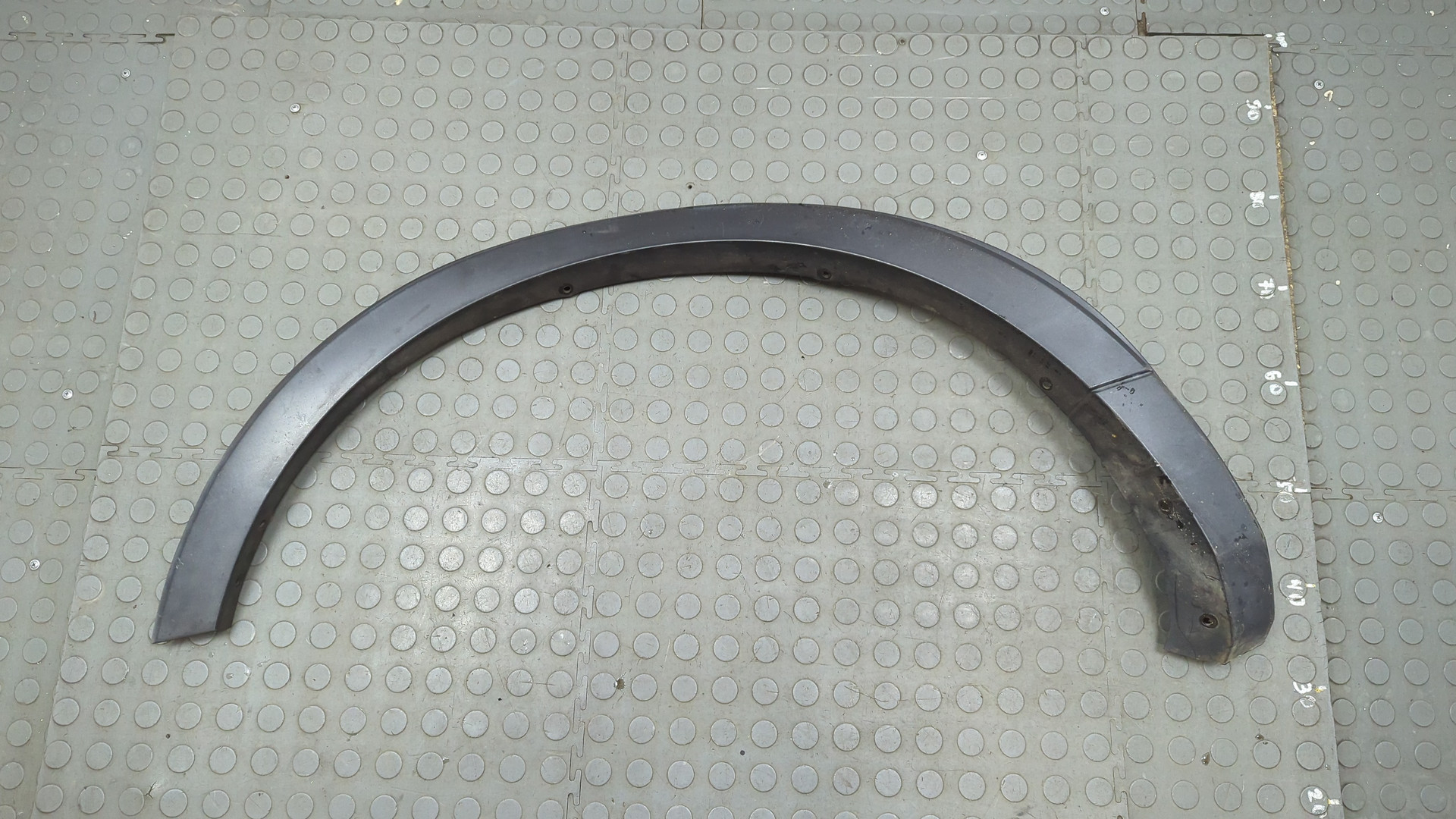 Молдинг заднего крыла правого