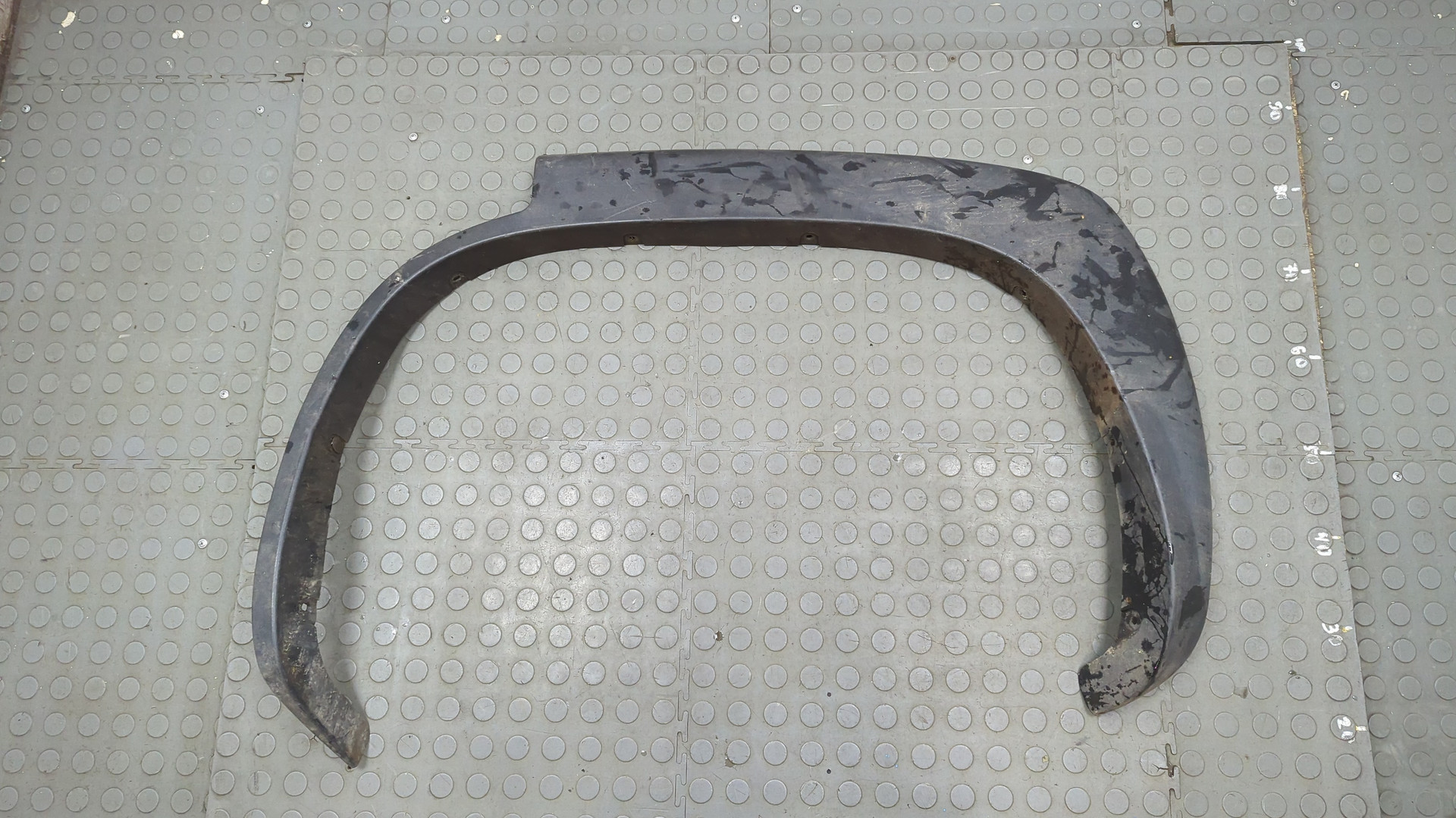 Накладка заднего крыла левого