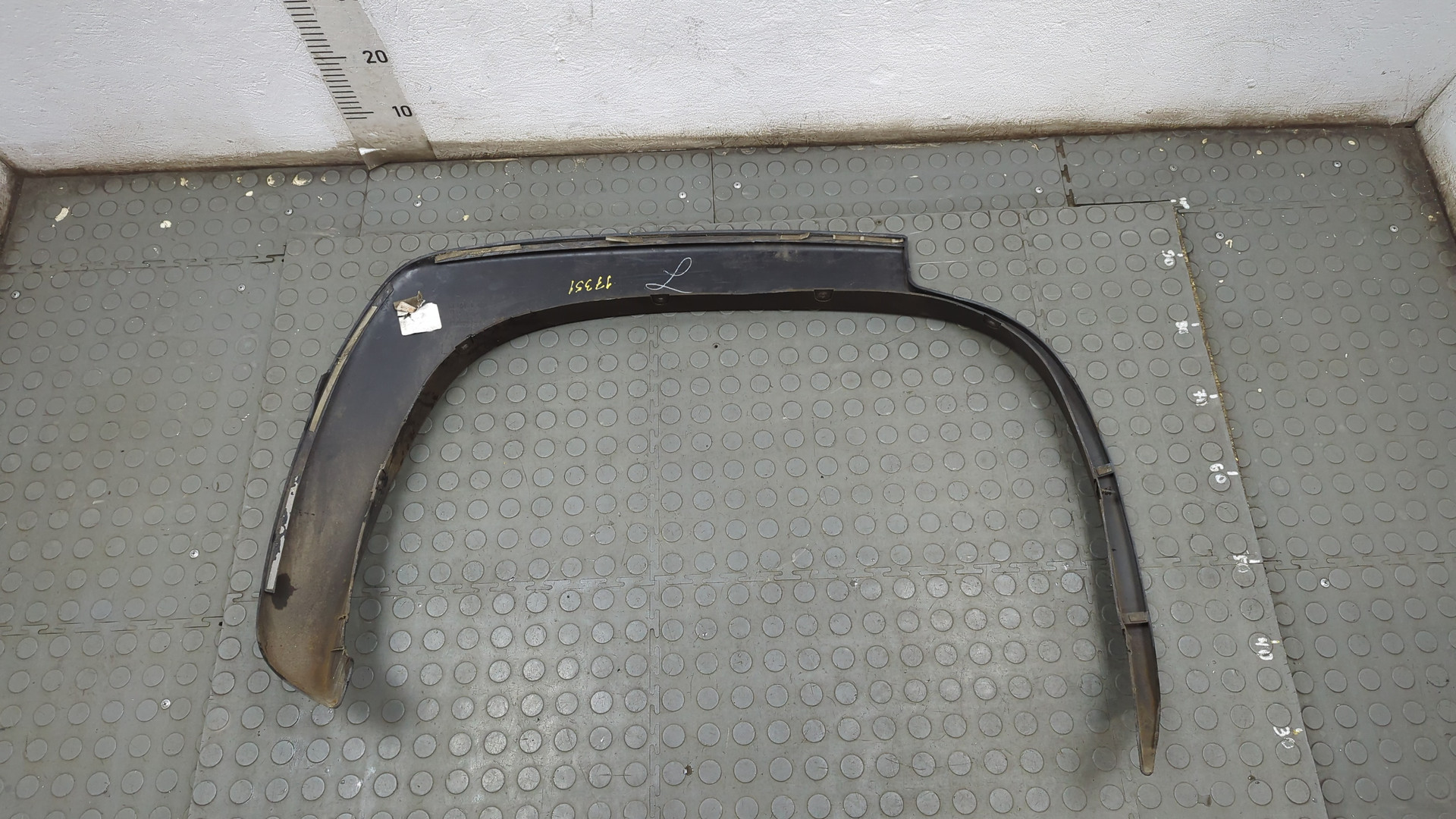 Накладка заднего крыла левого